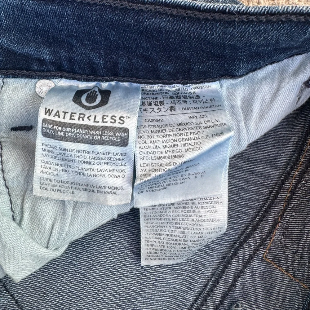 Levi’s Men’s Blue Jeans | Size 42x32 | Impeccable Condition - Picture 5 of 6